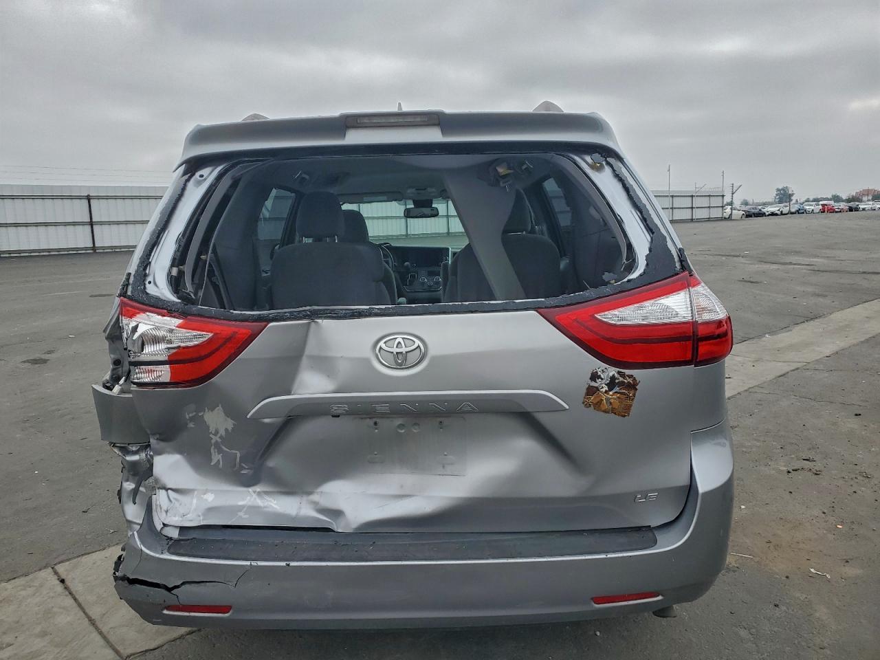 2018 TOYOTA SIENNA