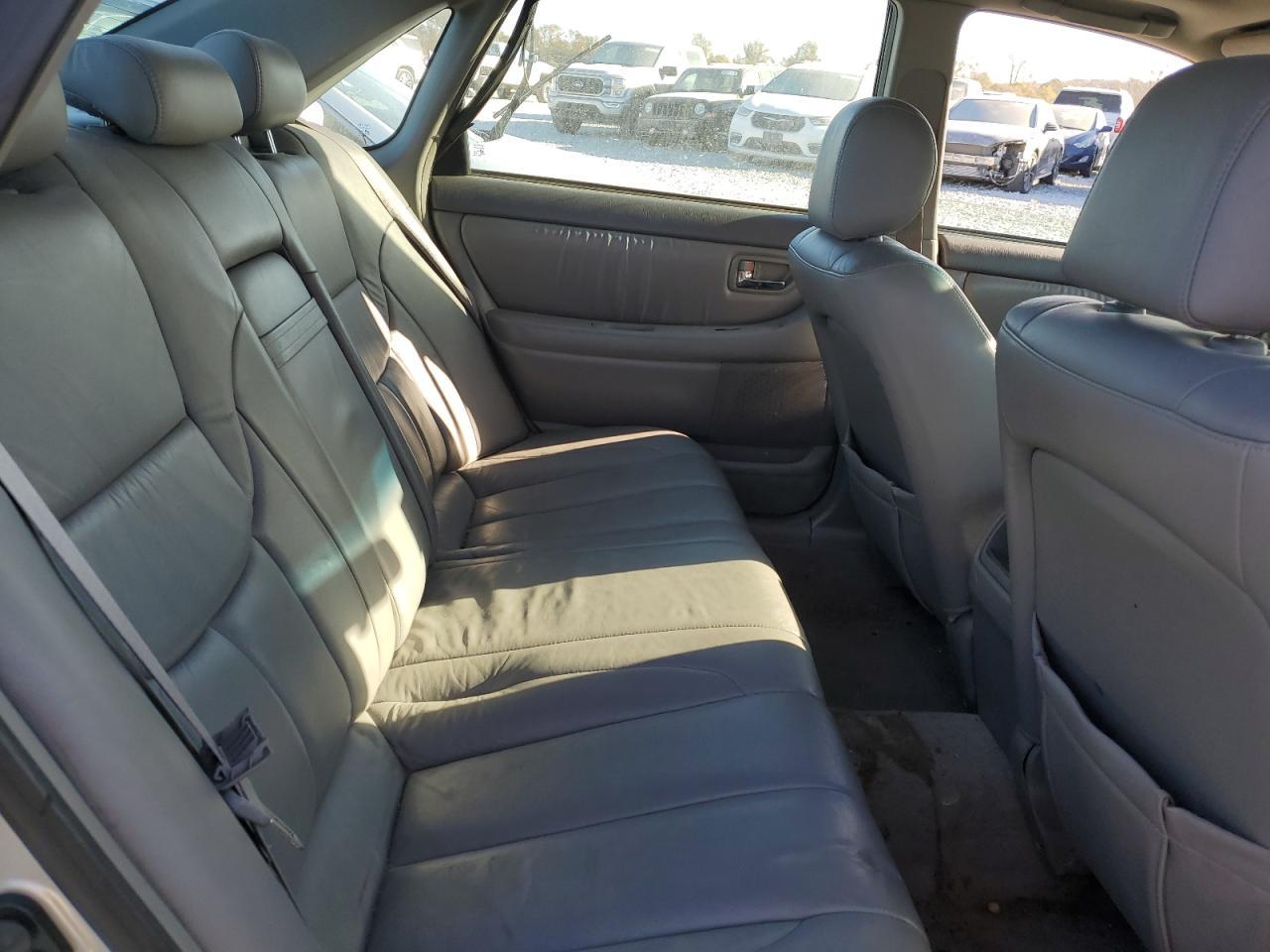 2001 TOYOTA Avalon
