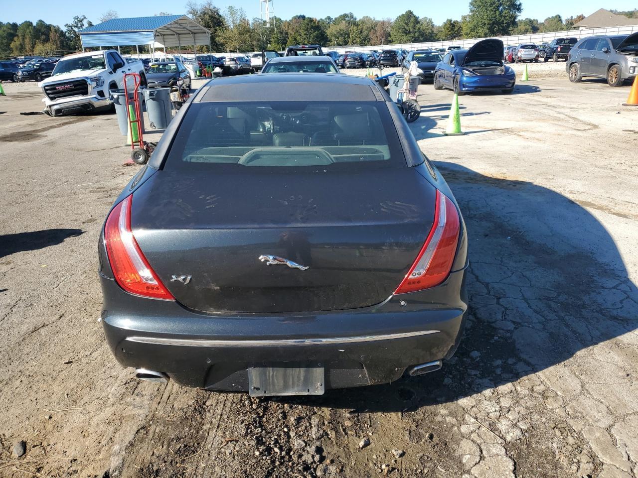 2011 JAGUAR Xj-Series
