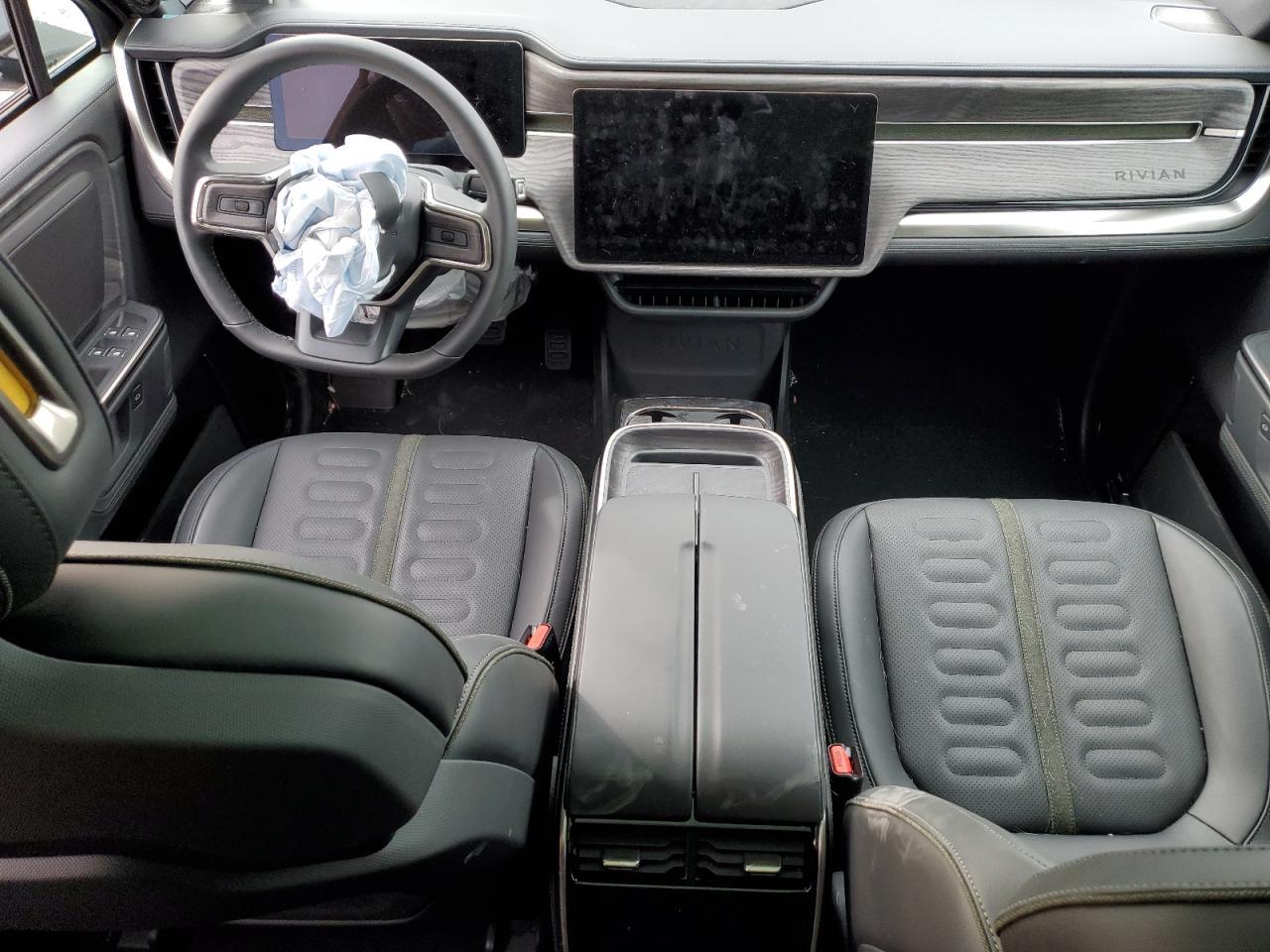 2026 RIVIAN R1s