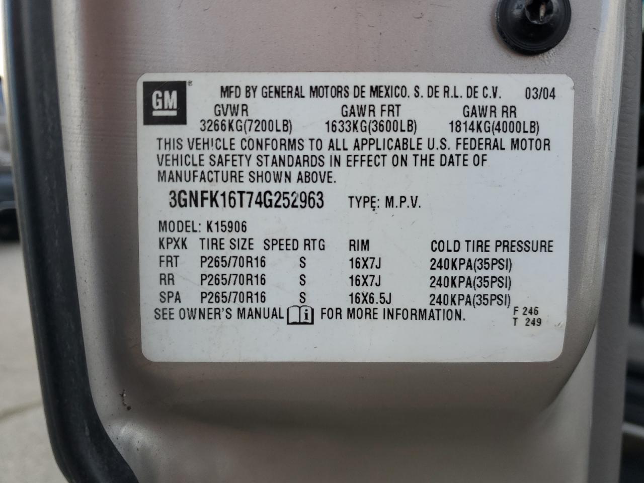 2004 CHEVROLET Suburban