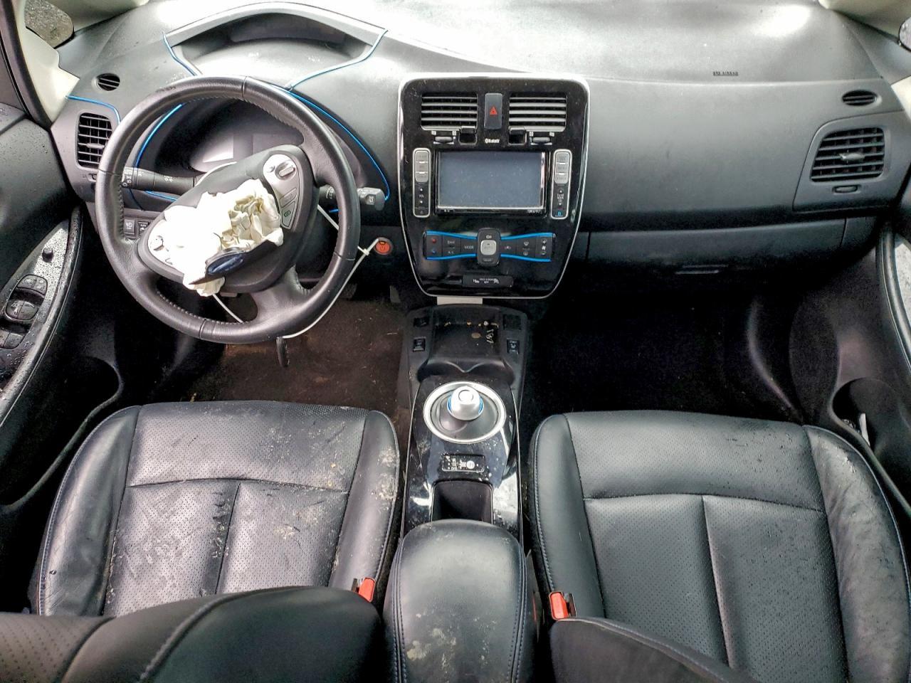 2015 NISSAN LEAF