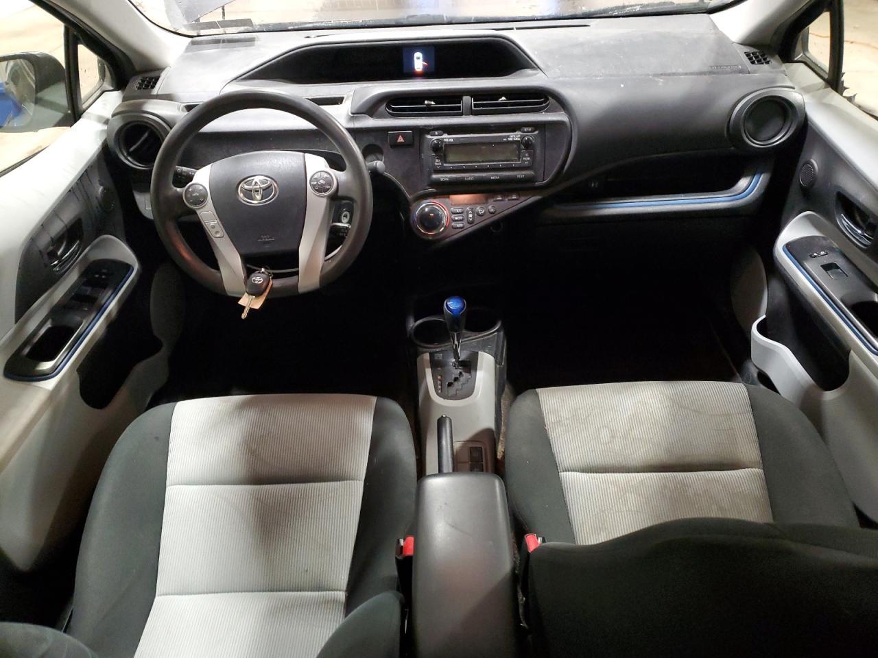 2013 TOYOTA Prius c