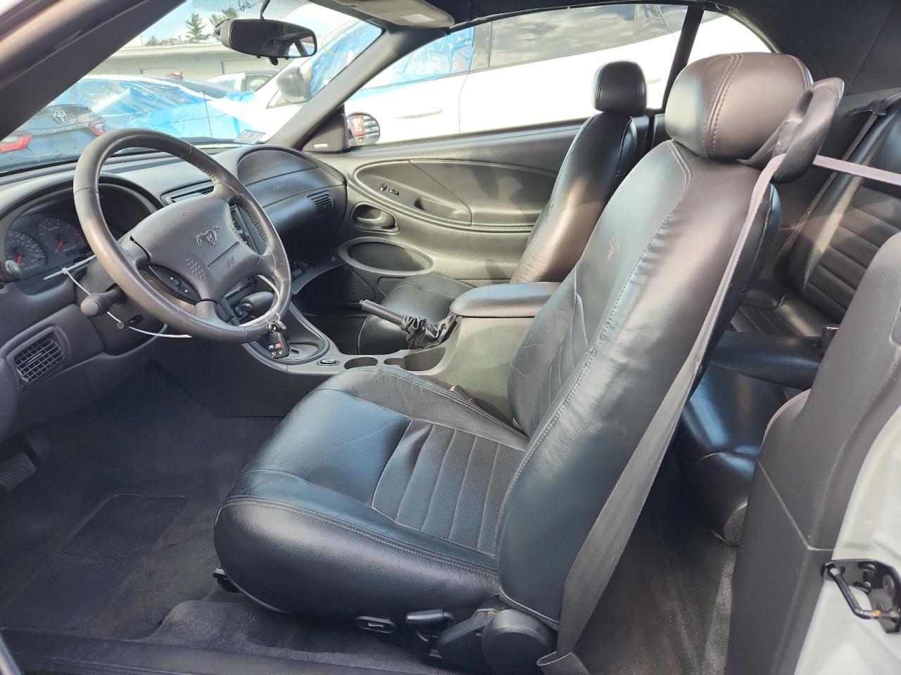 2002 FORD MUSTANG