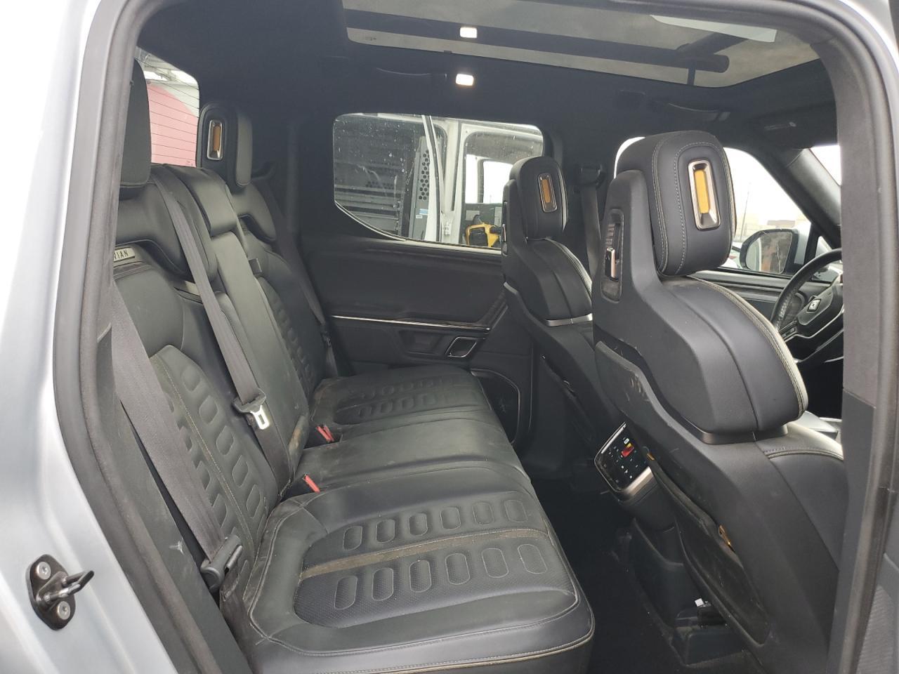 2022 RIVIAN R1t