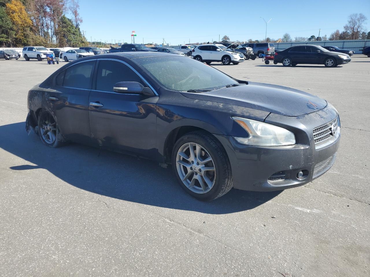 2010 NISSAN Maxima