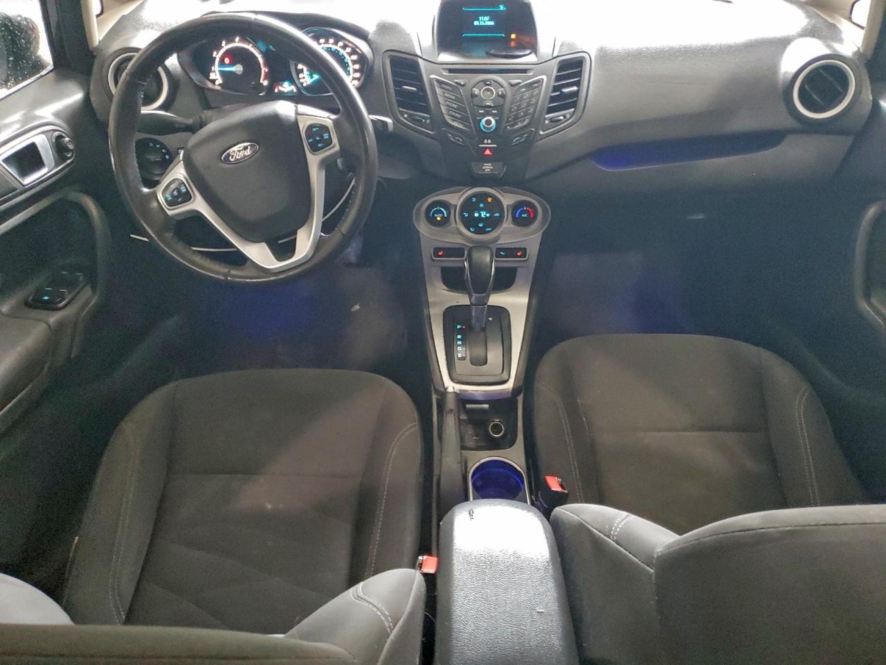 2016 FORD Fiesta