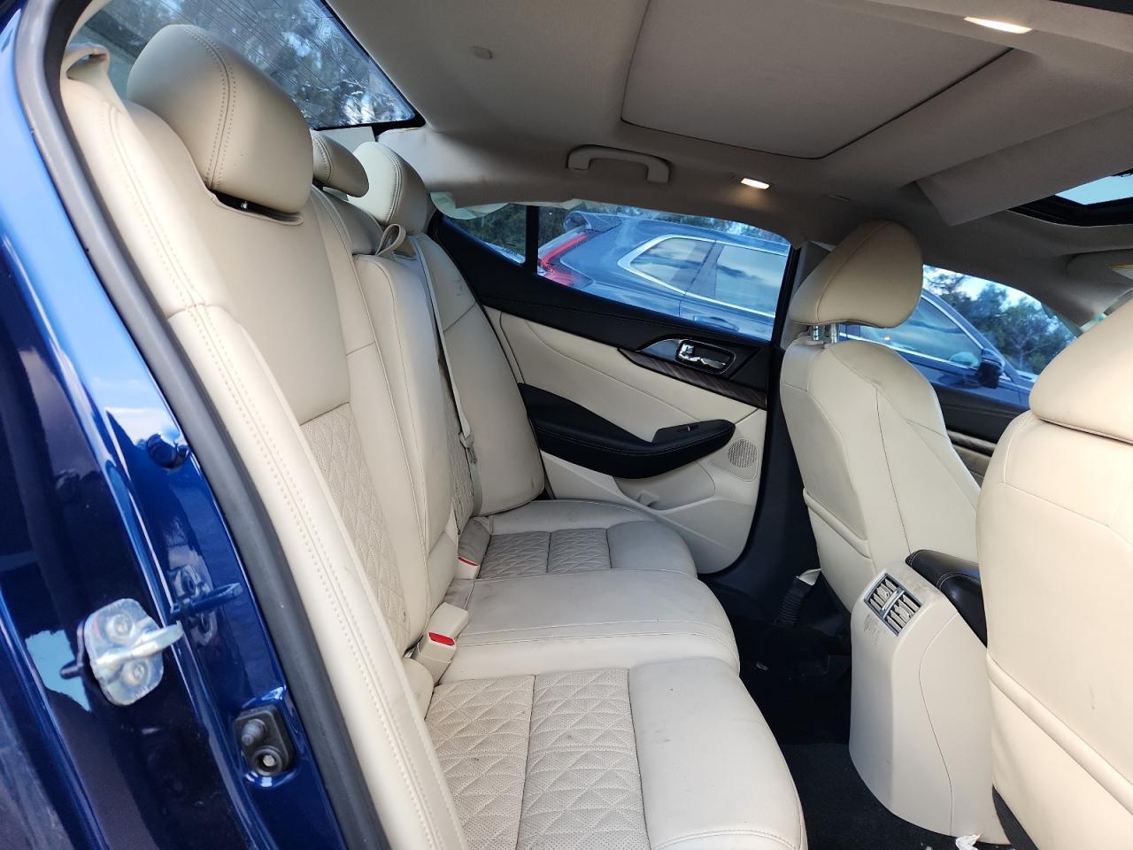 2017 NISSAN Maxima
