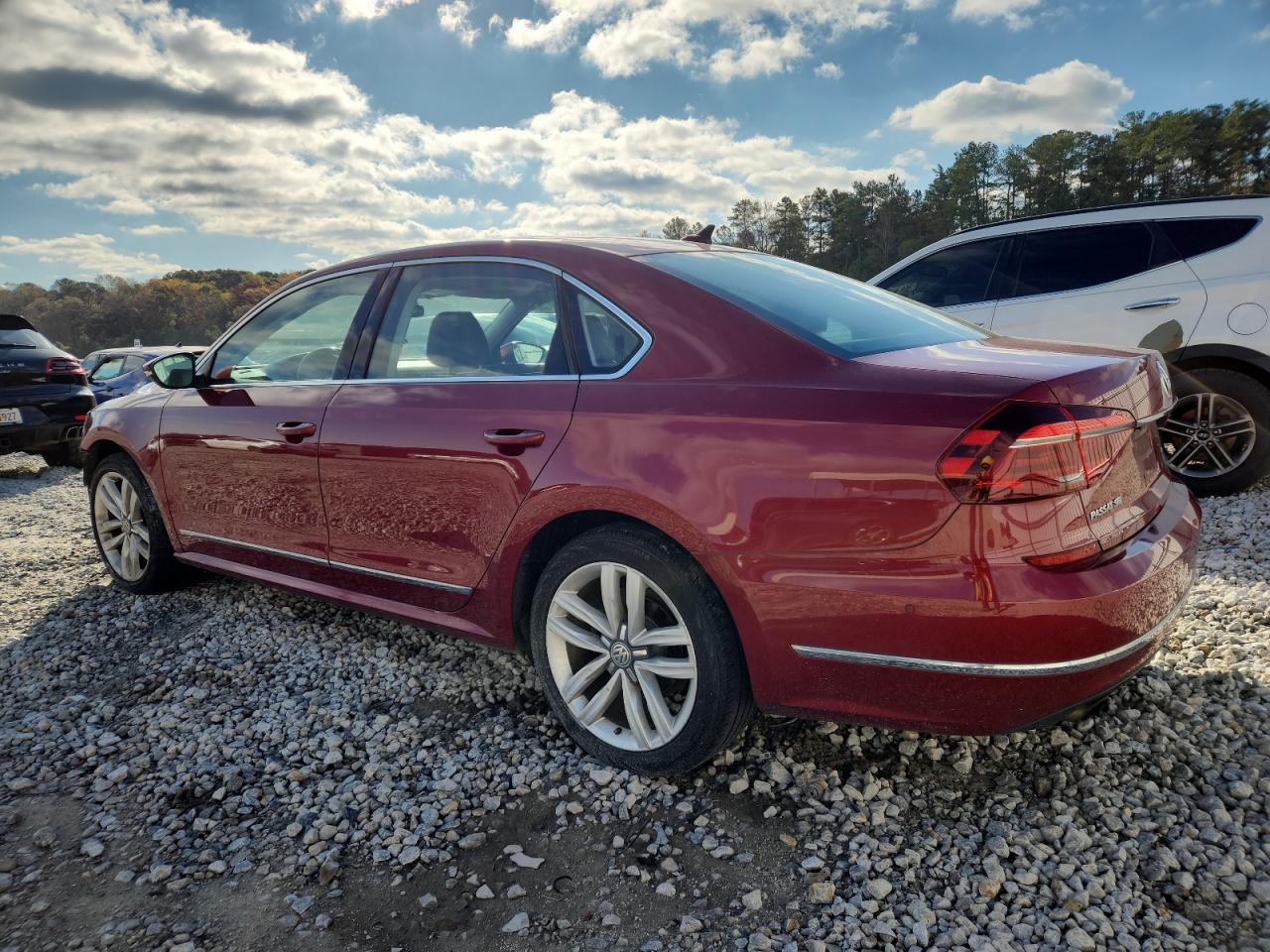 2017 VOLKSWAGEN Passat
