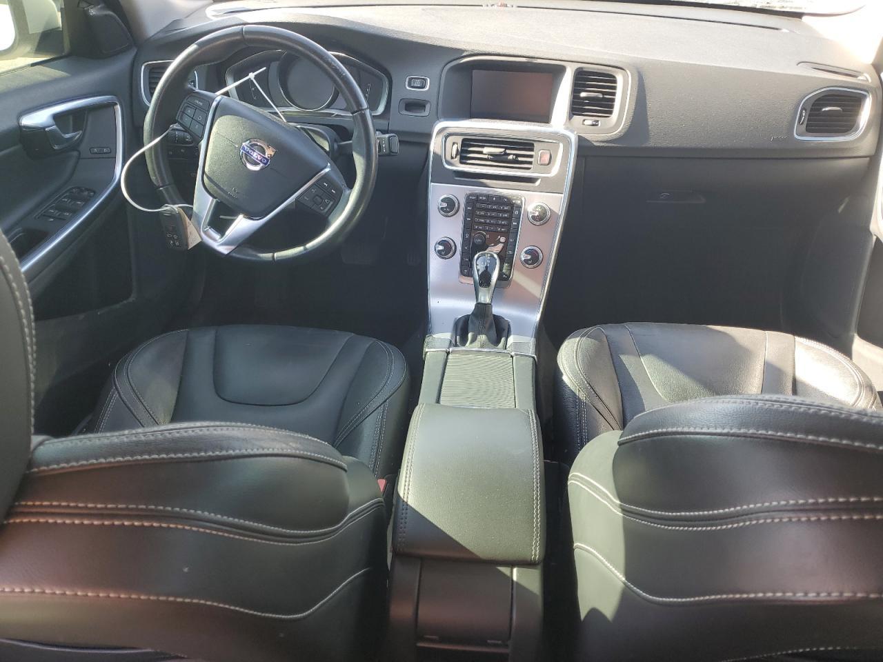 2017 VOLVO S60