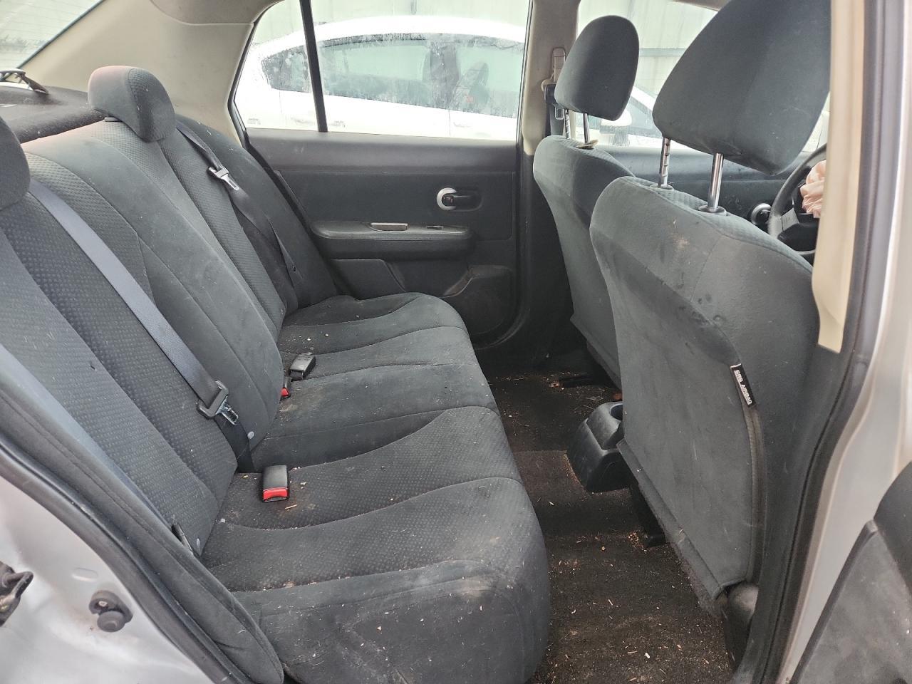 2010 NISSAN VERSA