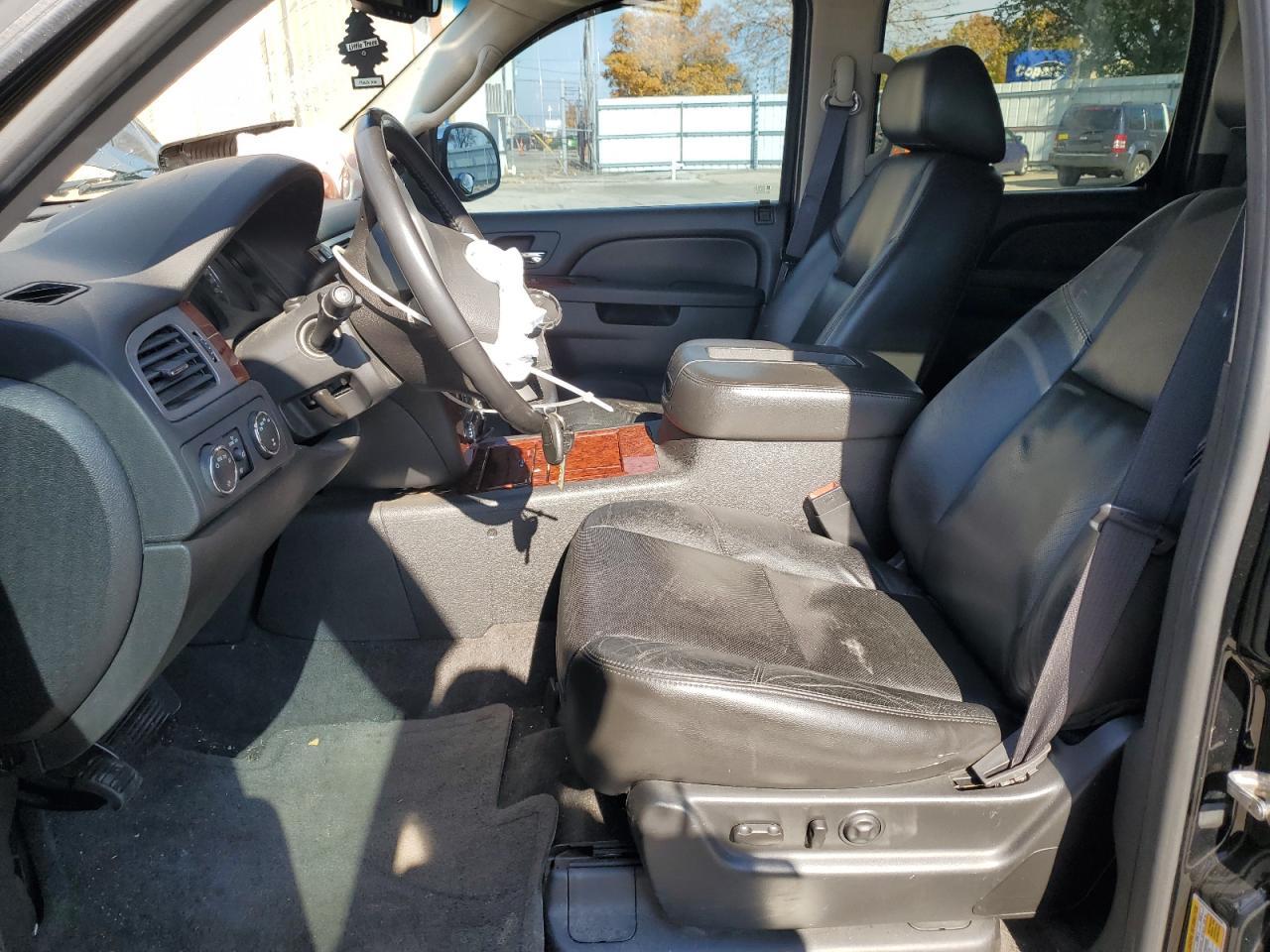 2011 CHEVROLET Suburban