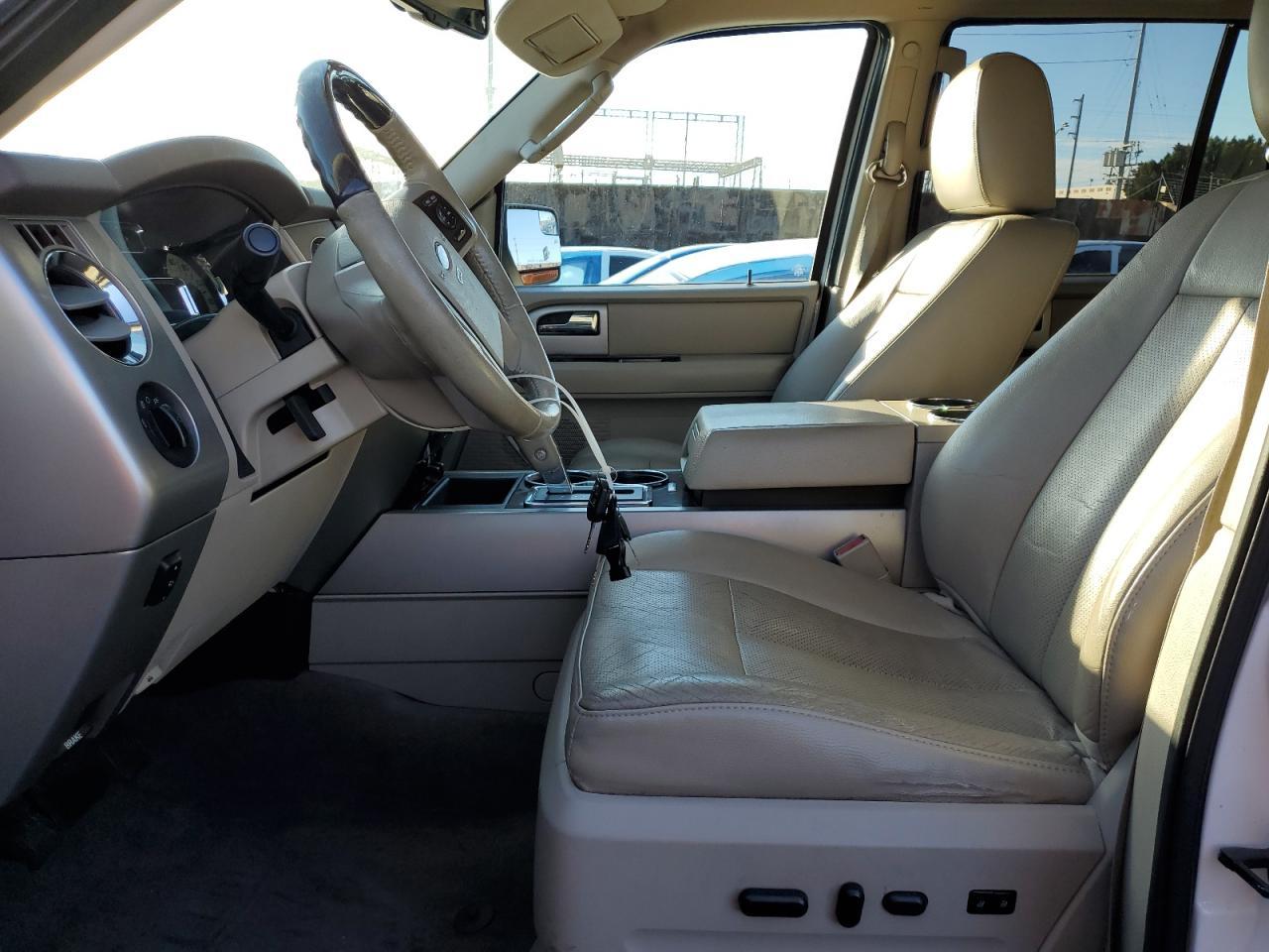 2013 FORD Expedition