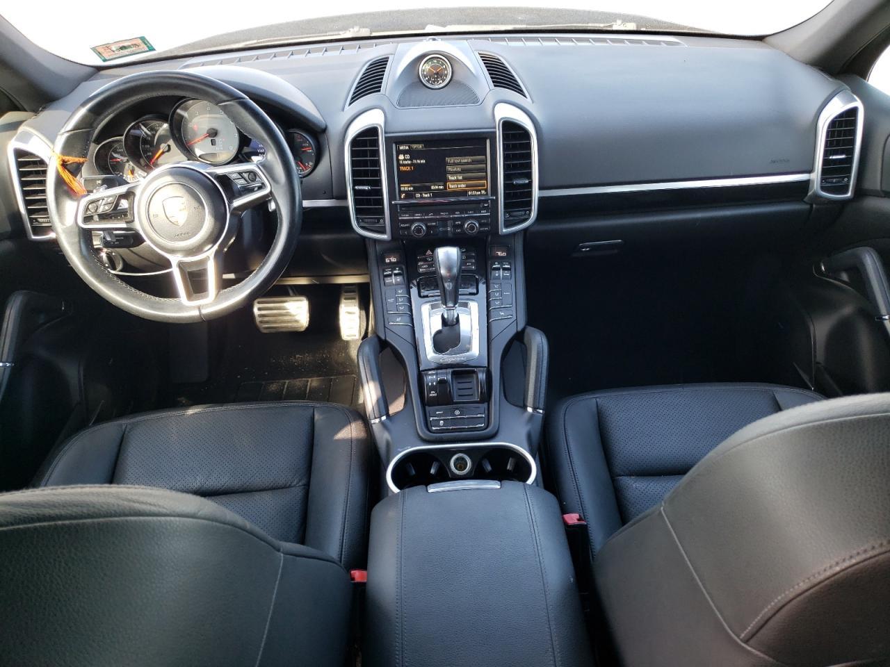 2015 PORSCHE CAYENNE