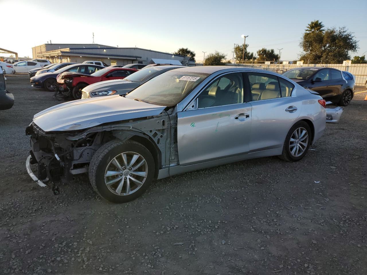 2015 INFINITI Q50