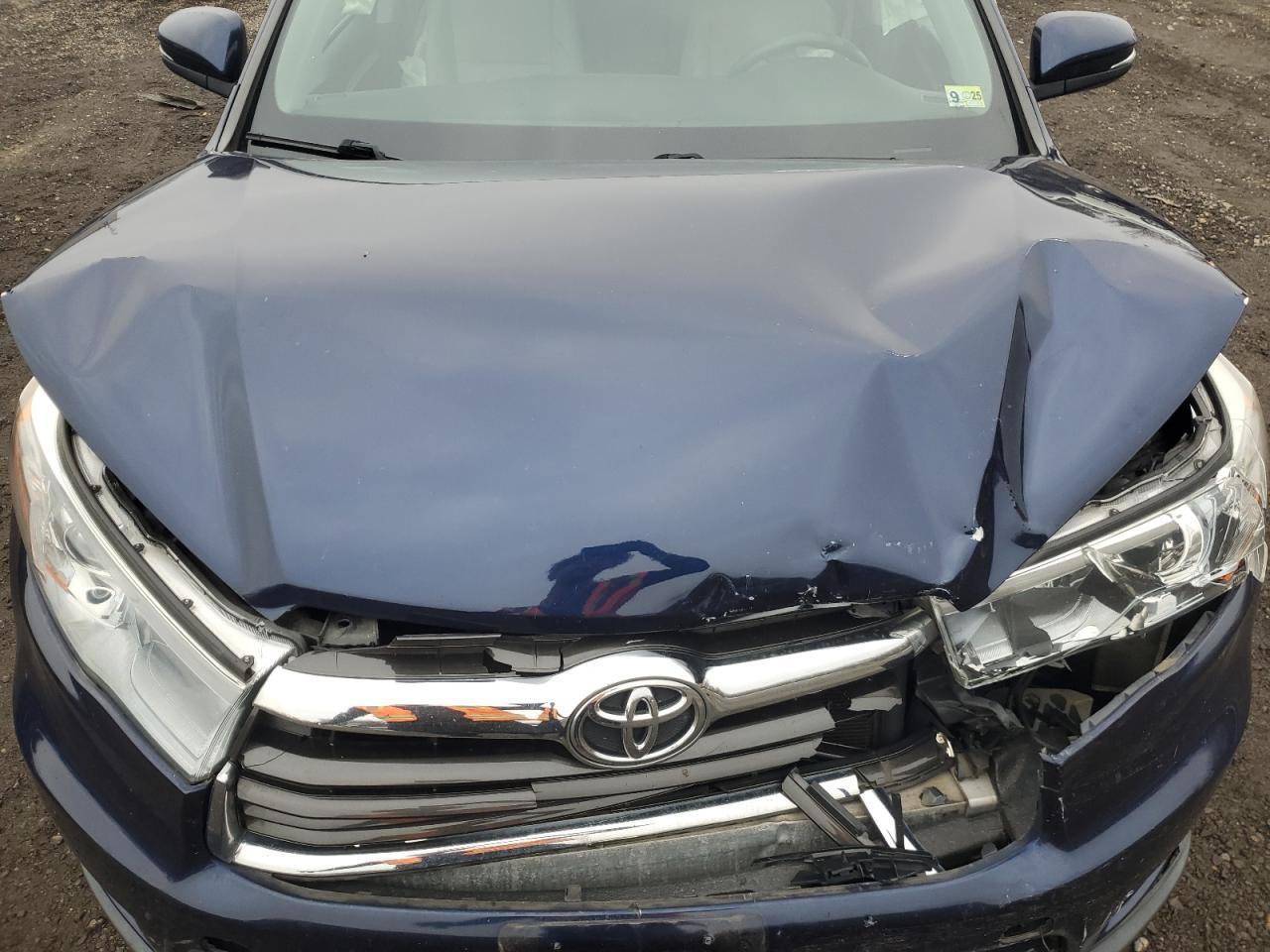 2016 TOYOTA HIGHLANDER