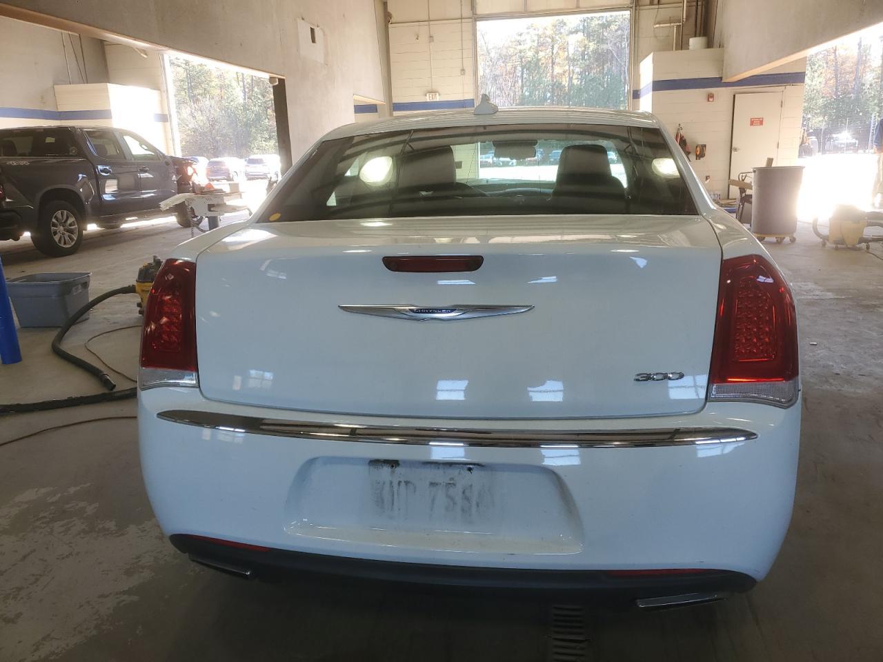 2016 CHRYSLER 300