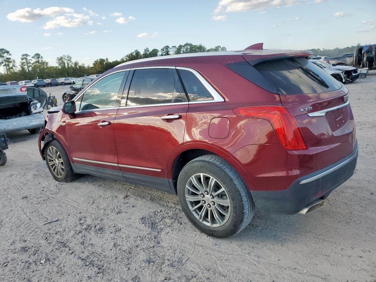 2017 CADILLAC XT5
