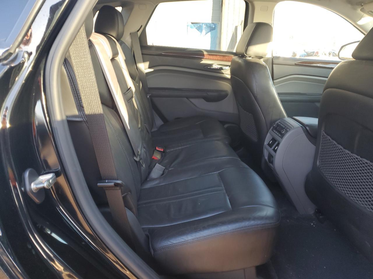 2010 CADILLAC SRX