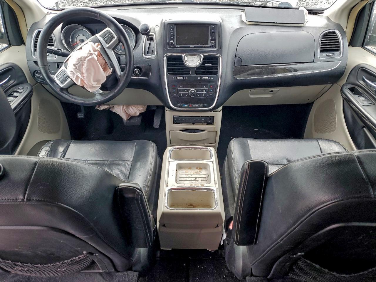 2012 CHRYSLER Town & Country