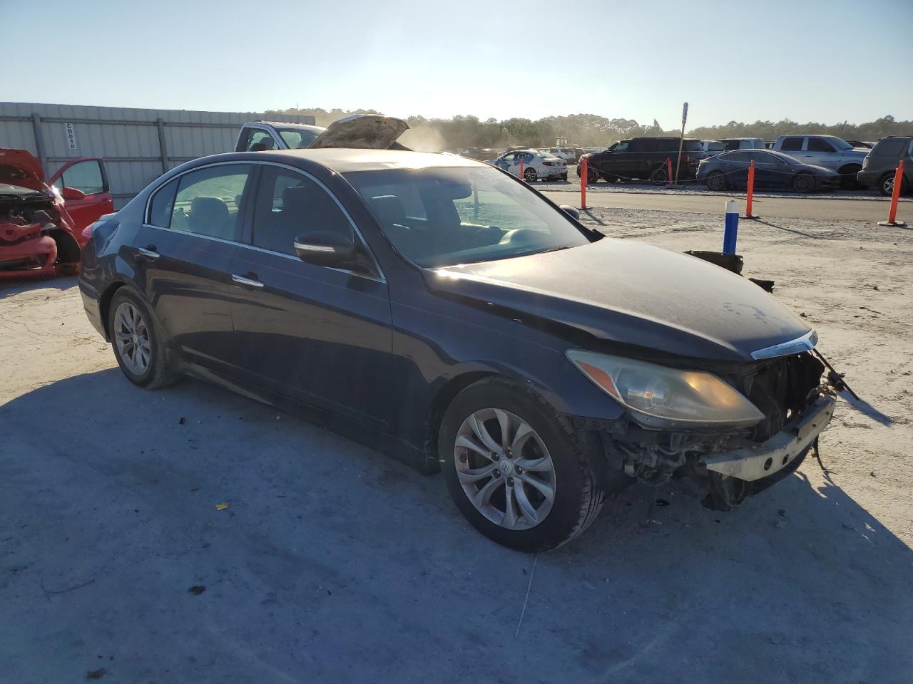 2013 HYUNDAI GENESIS