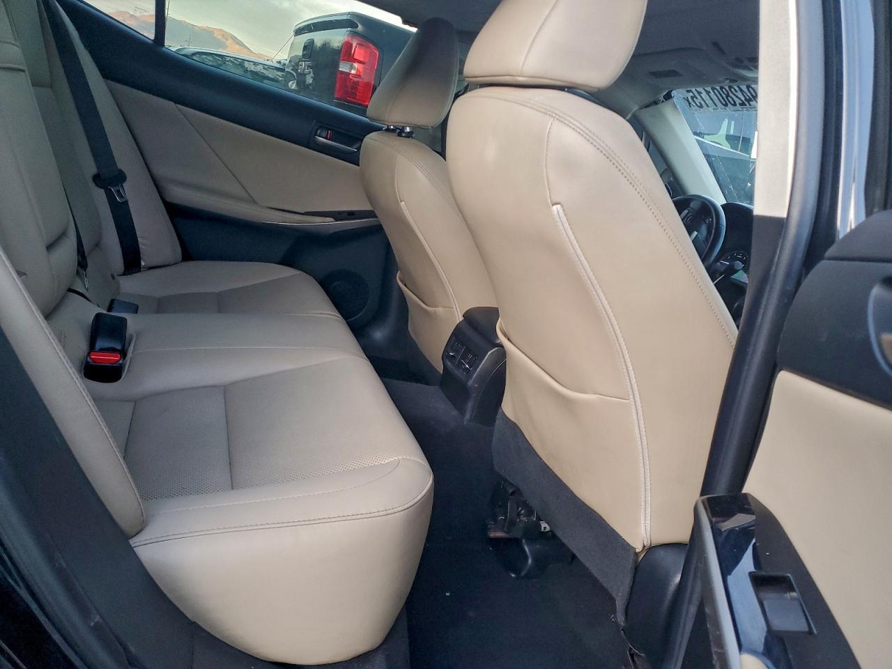 2018 LEXUS IS 300