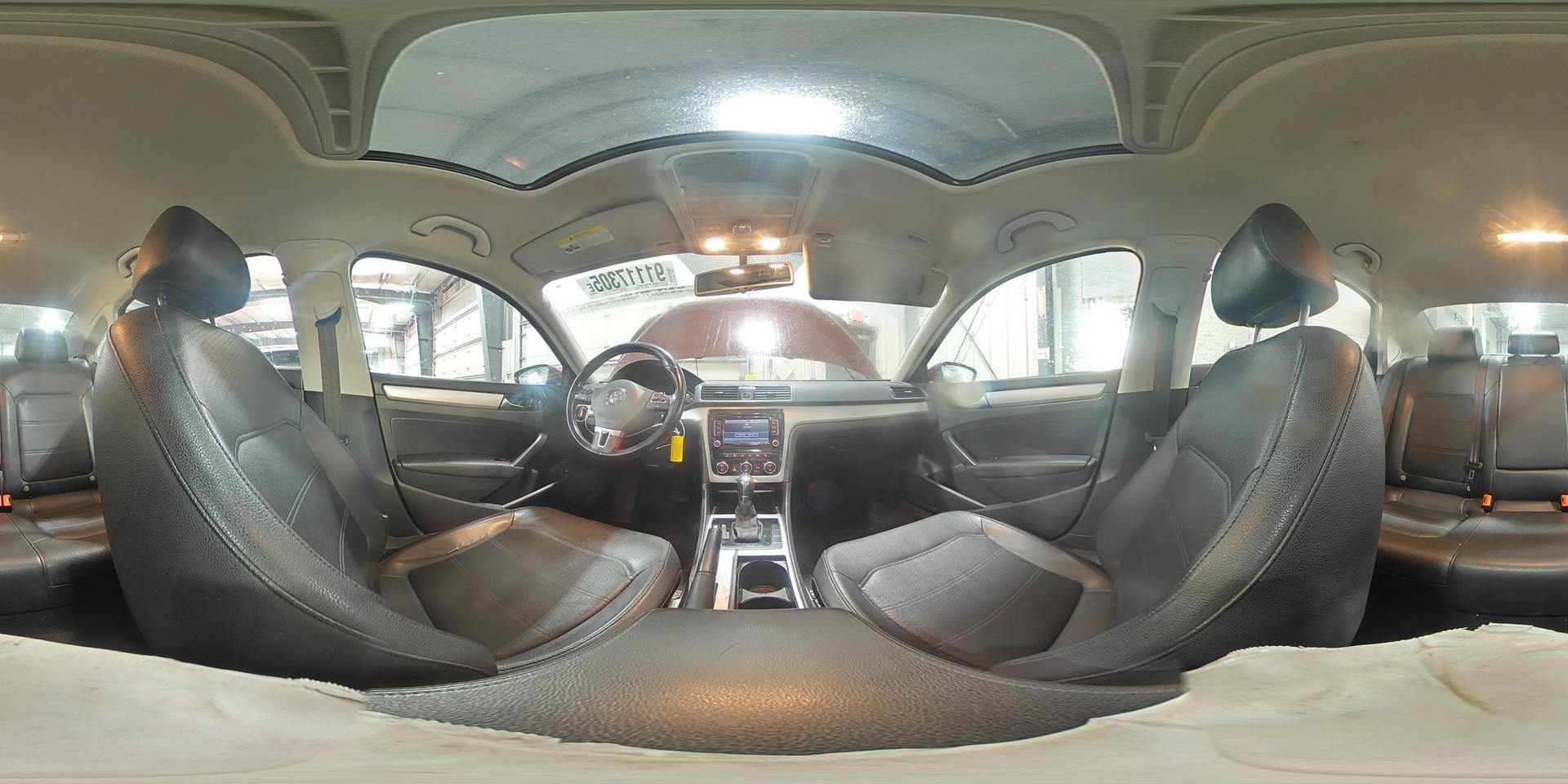 2012 VOLKSWAGEN Passat