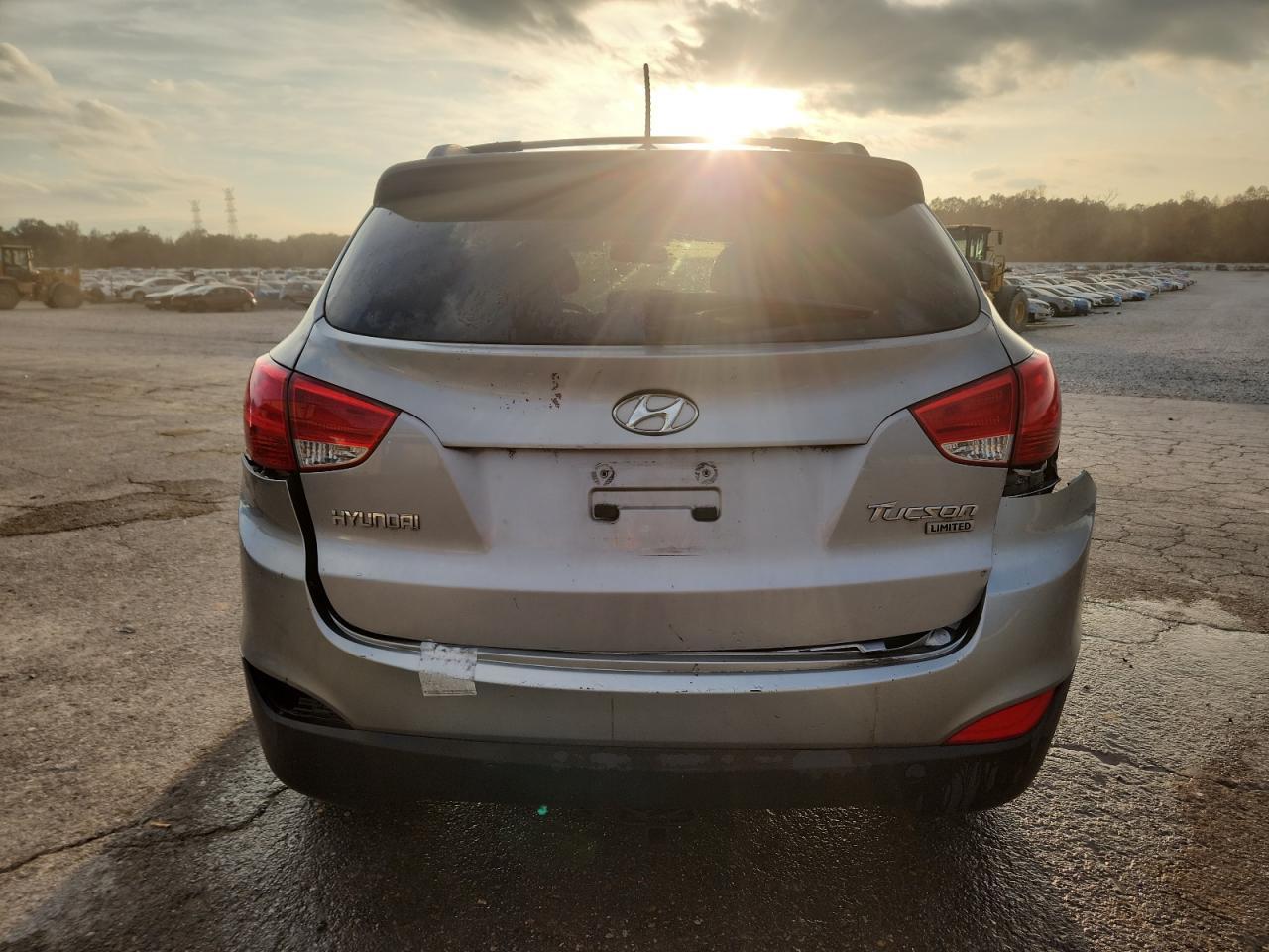 2011 HYUNDAI TUCSON