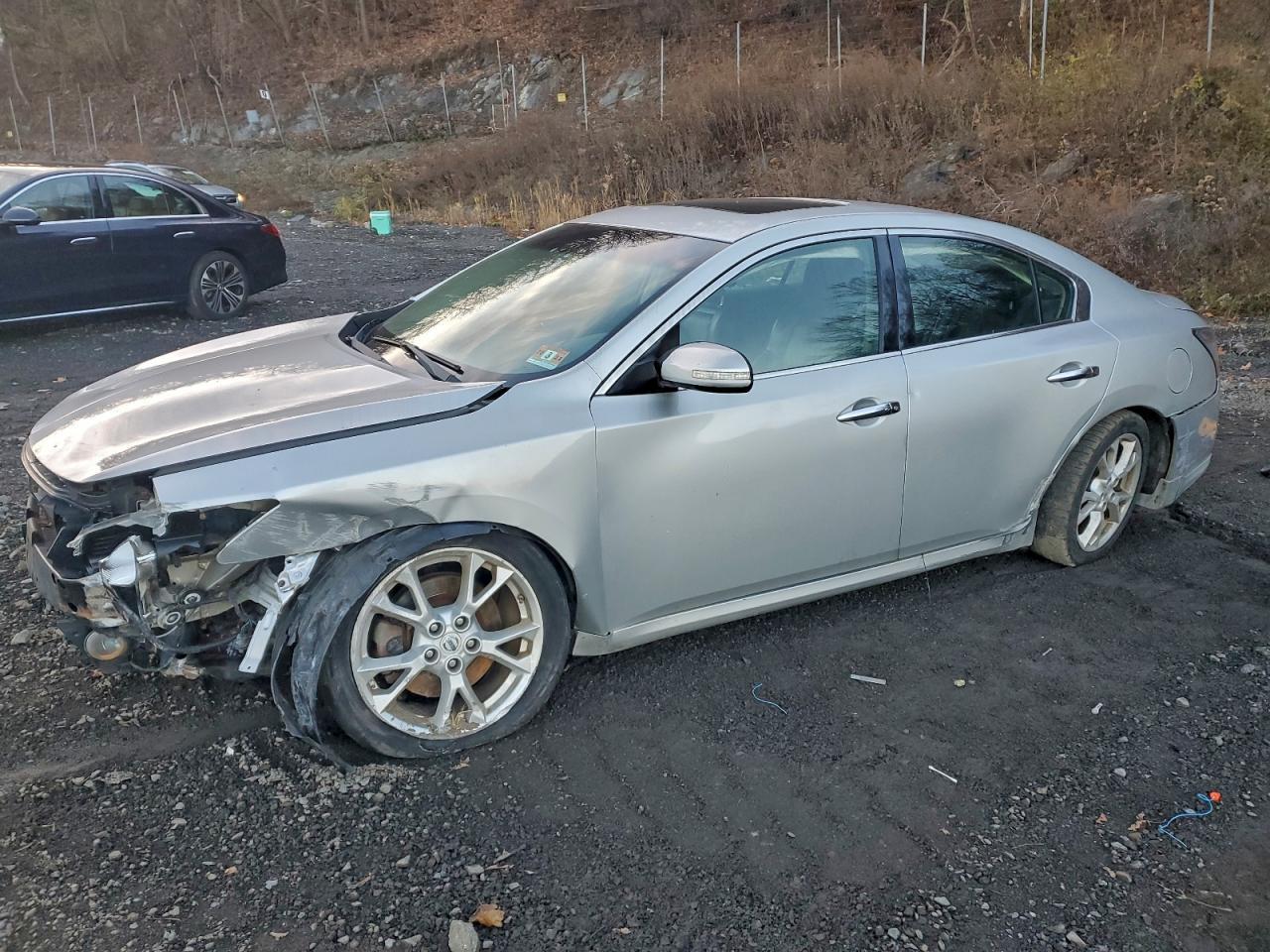 2013 NISSAN Maxima