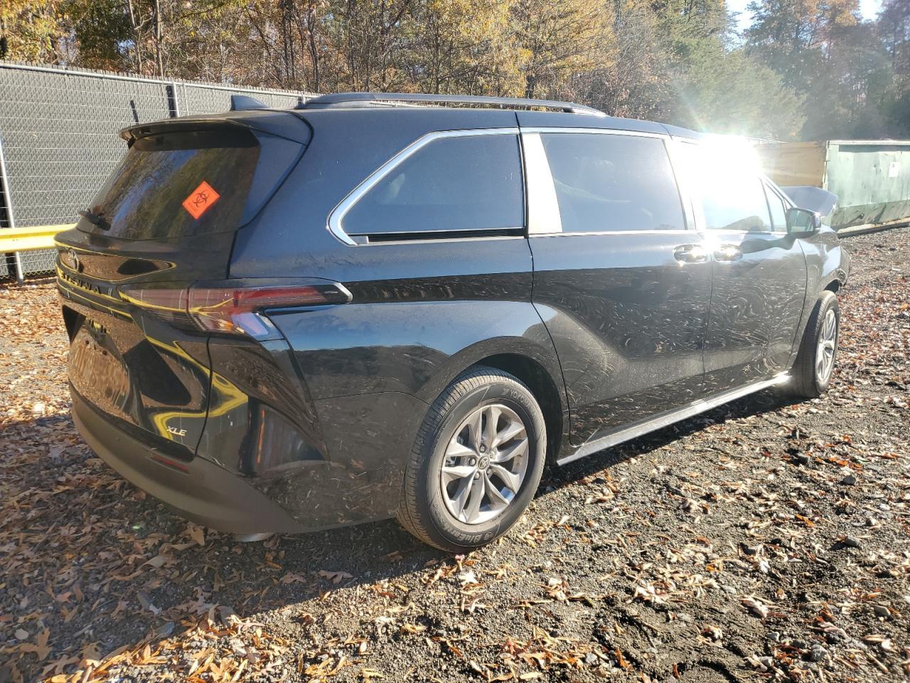 2025 TOYOTA SIENNA