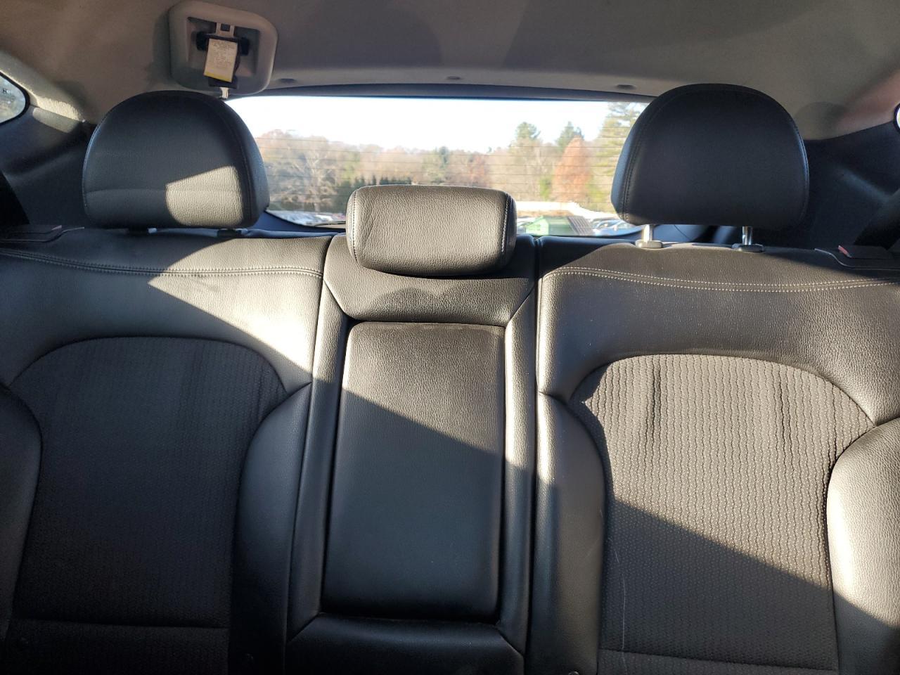 2010 HYUNDAI TUCSON