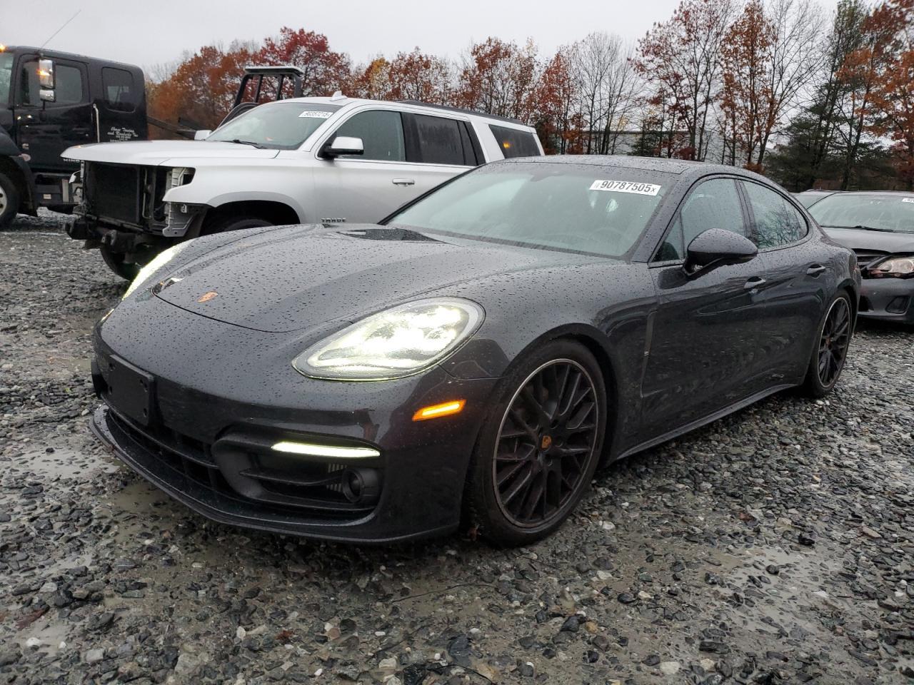2023 PORSCHE Panamera