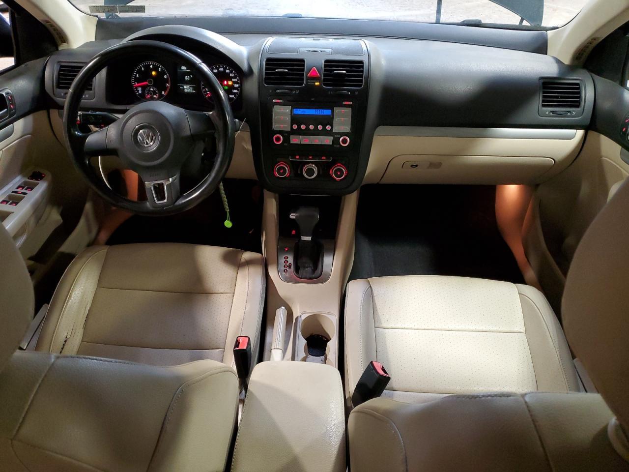2010 VOLKSWAGEN JETTA