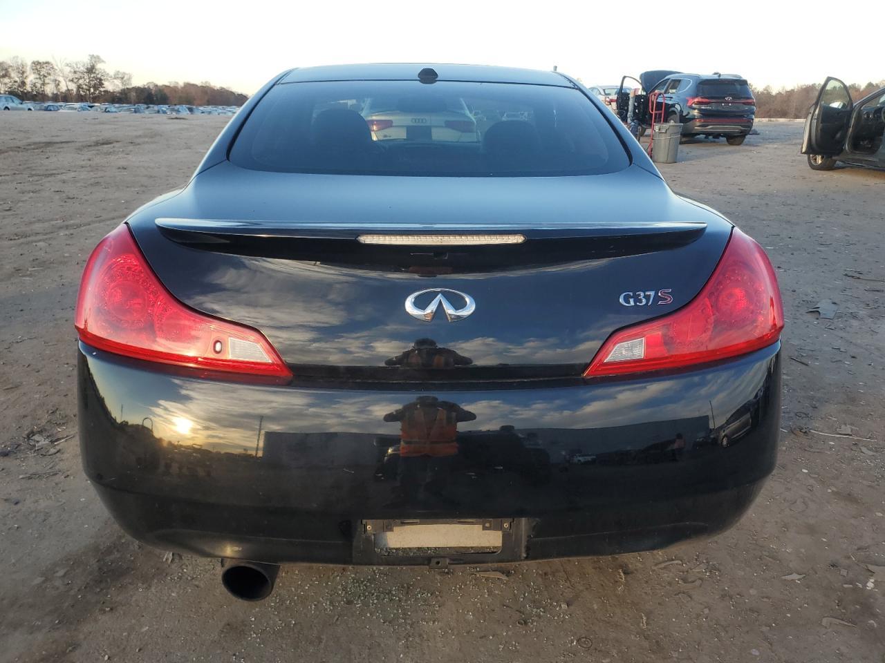 2009 INFINITI G37