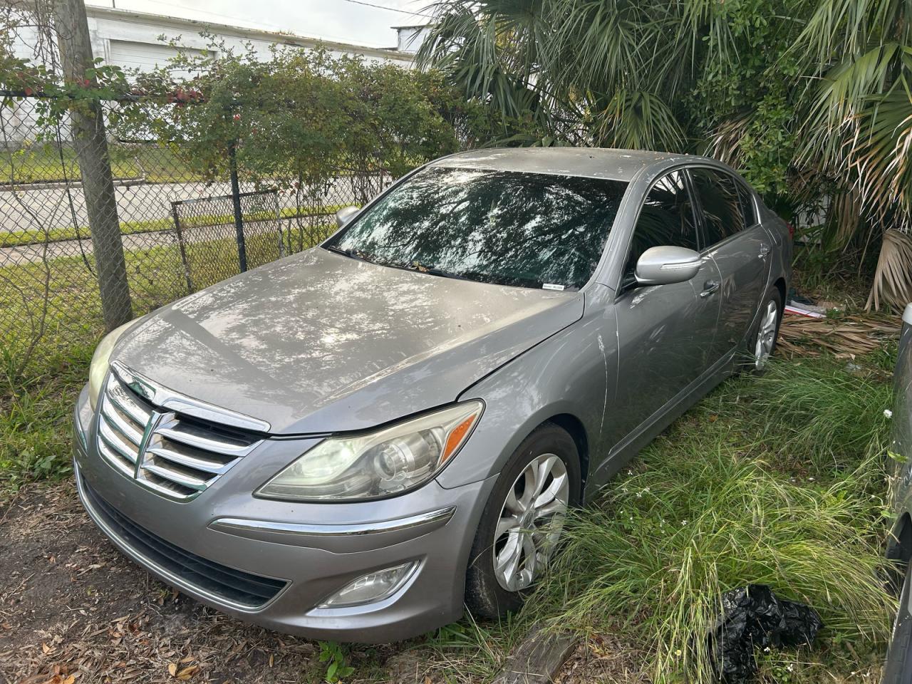 2013 HYUNDAI GENESIS