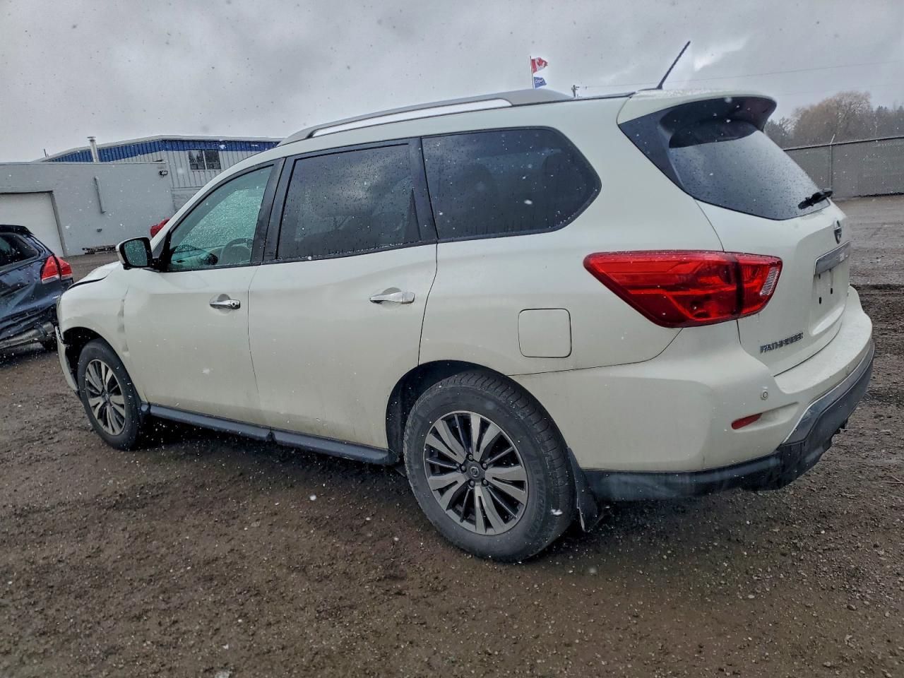 2017 NISSAN PATHFINDER