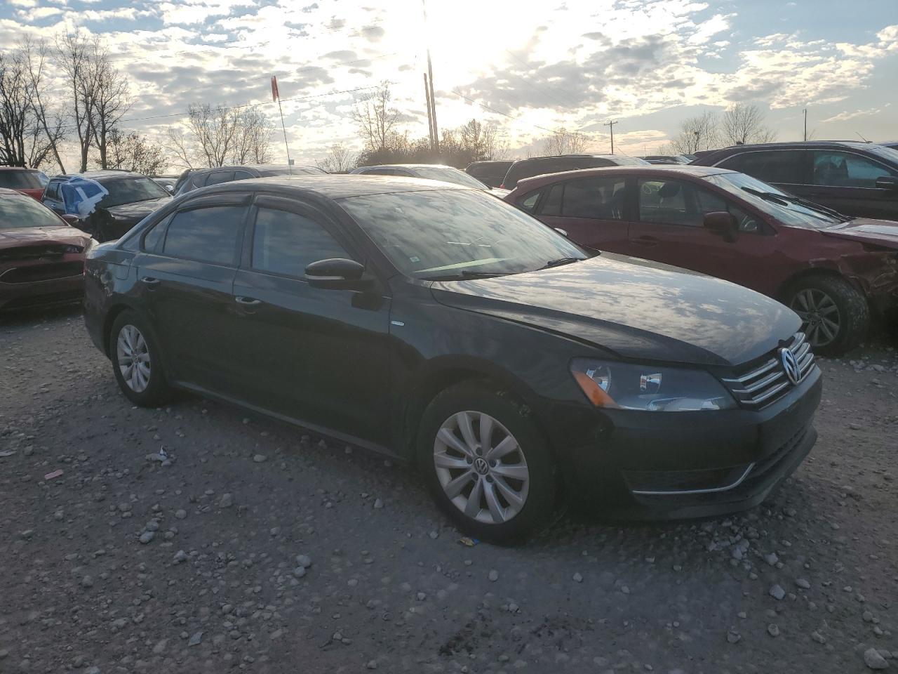 2015 VOLKSWAGEN Passat