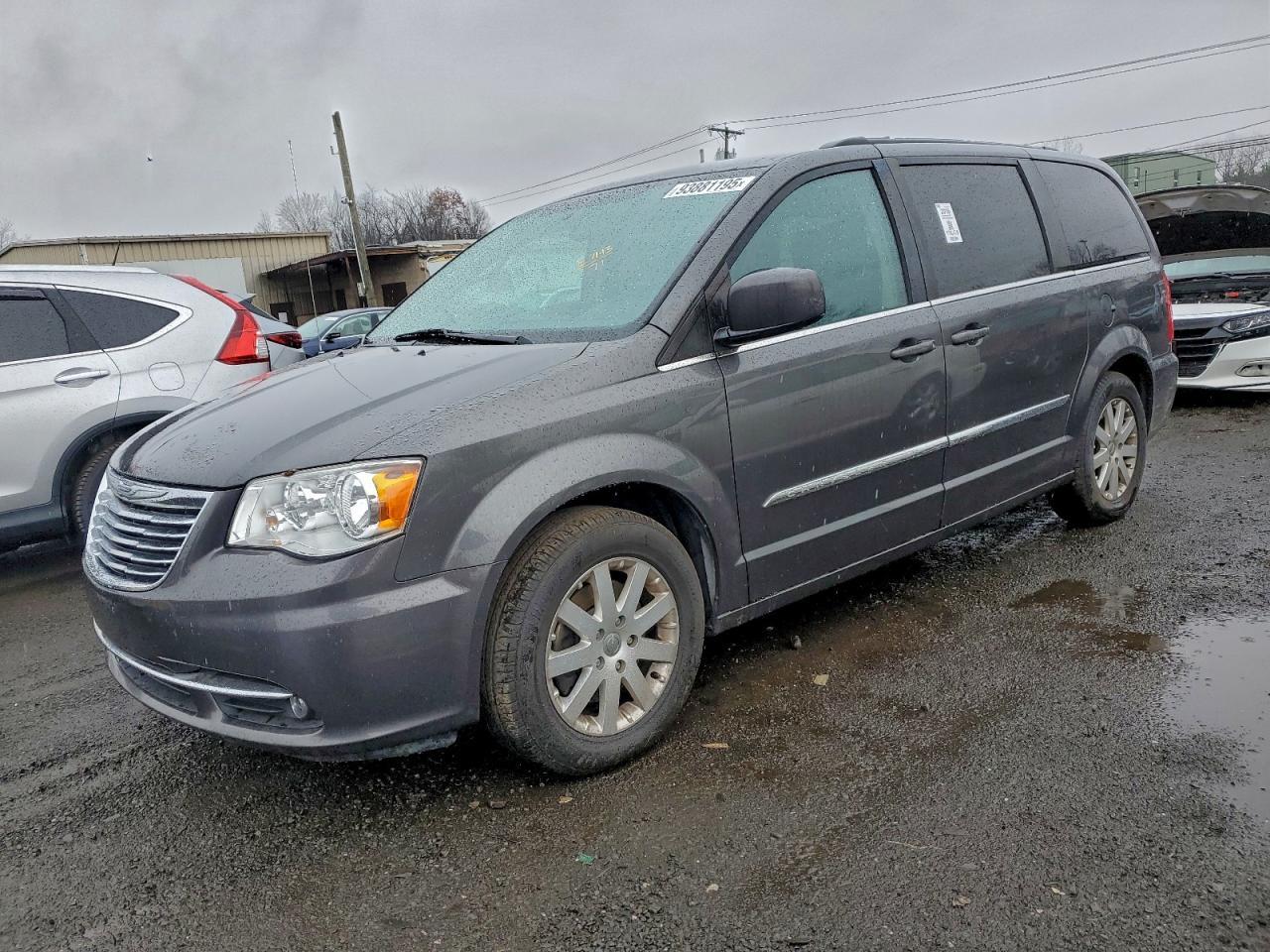 2016 CHRYSLER Town & Country