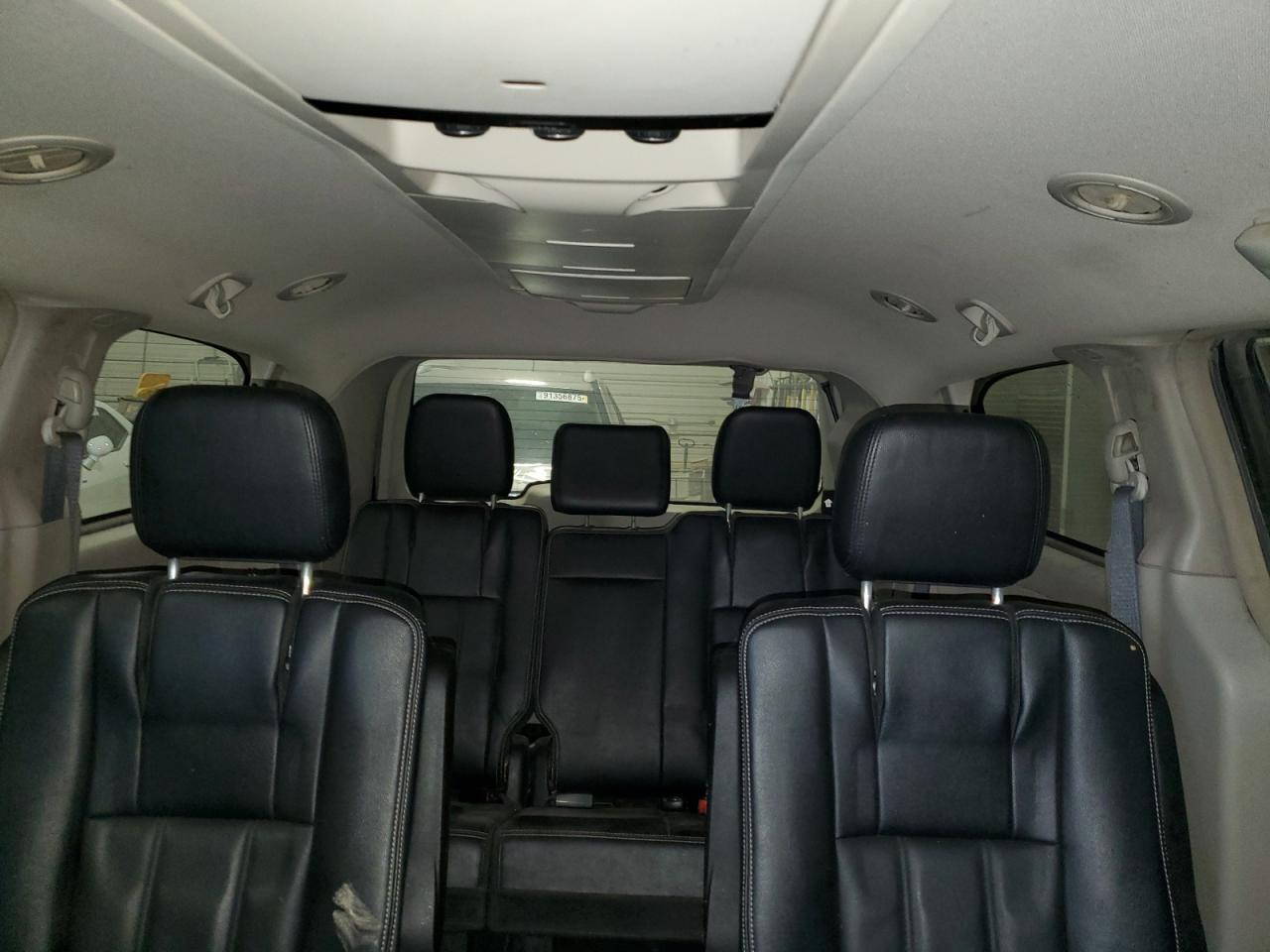 2016 CHRYSLER Town & Country