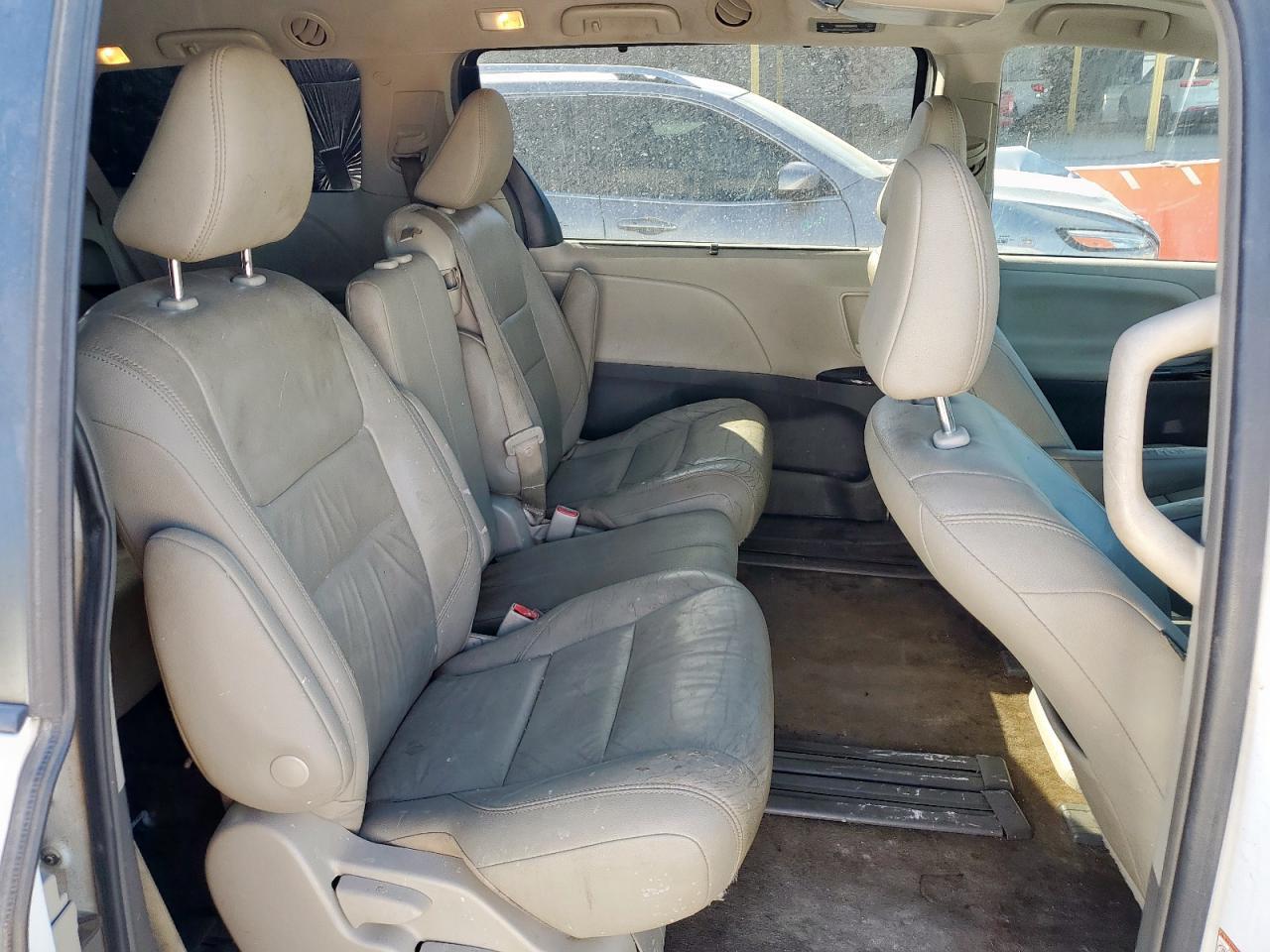2018 TOYOTA SIENNA