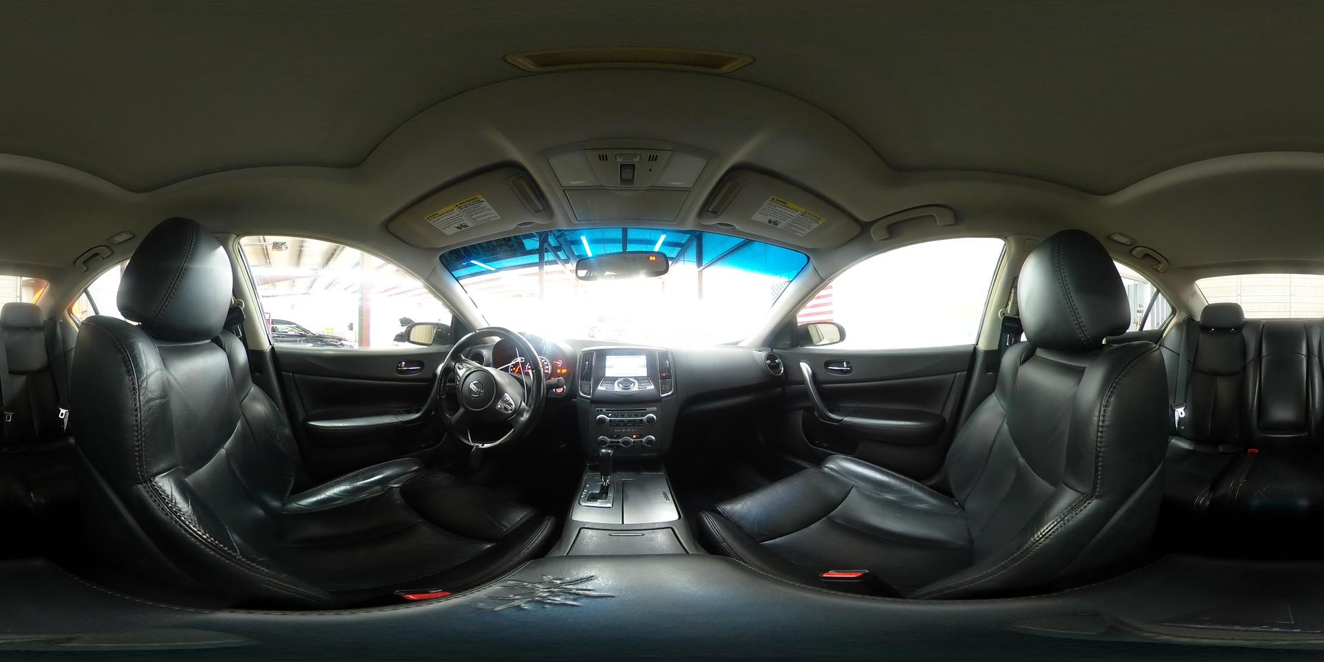 2010 NISSAN Maxima