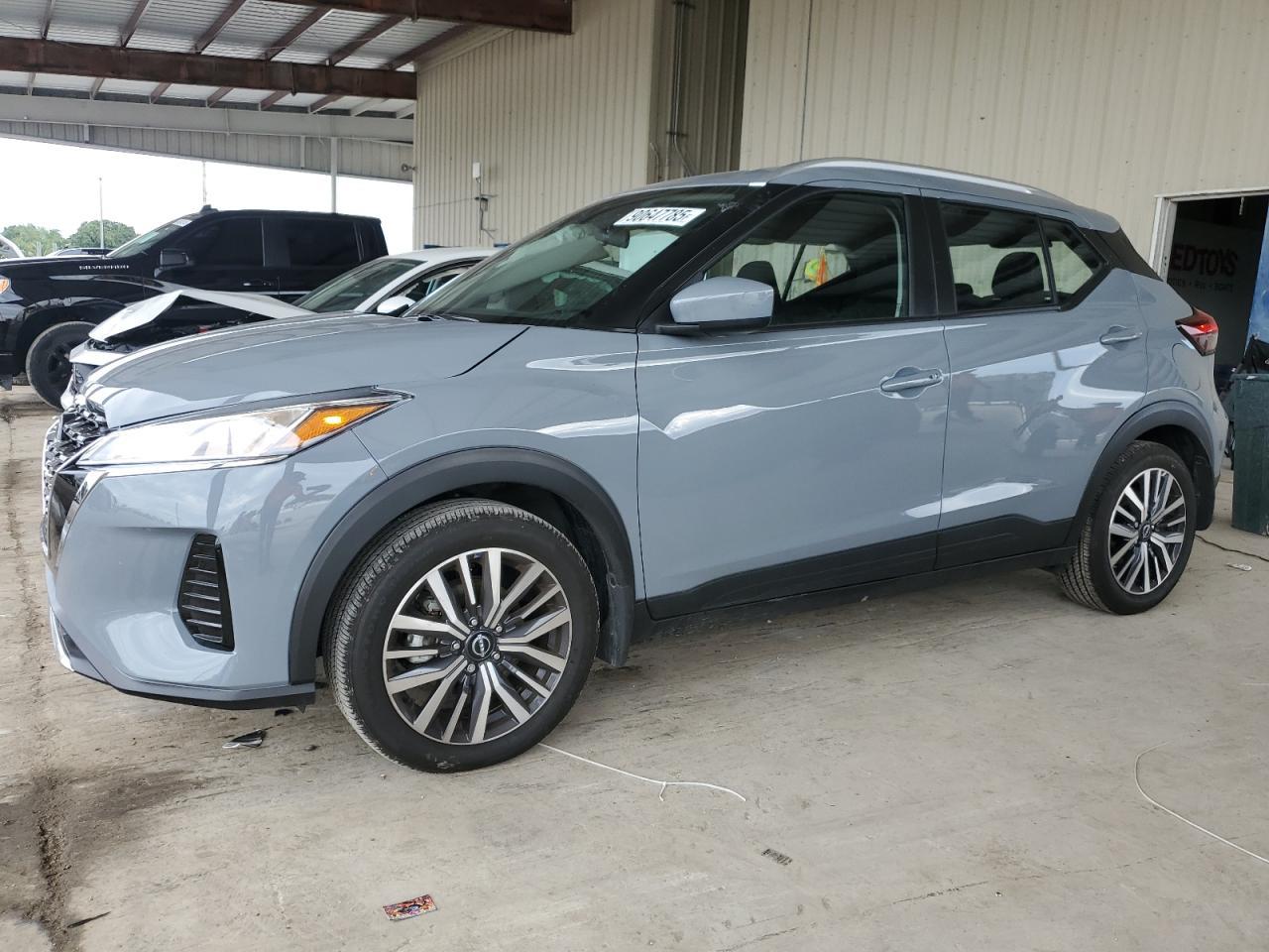 2024 NISSAN KICKS