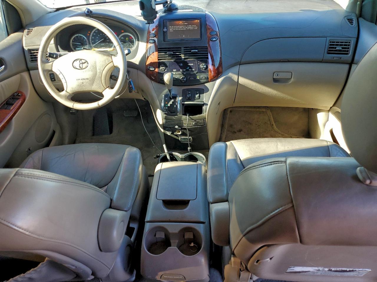 2004 TOYOTA SIENNA