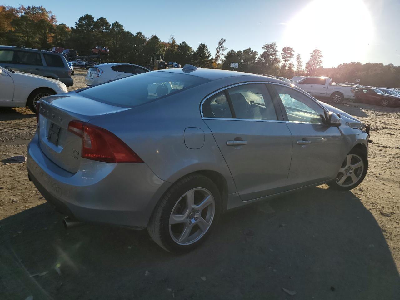 2013 VOLVO S60