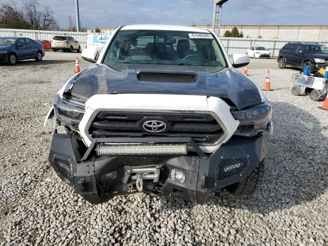 2017 TOYOTA TACOMA