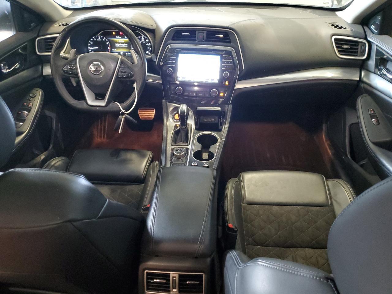 2017 NISSAN Maxima