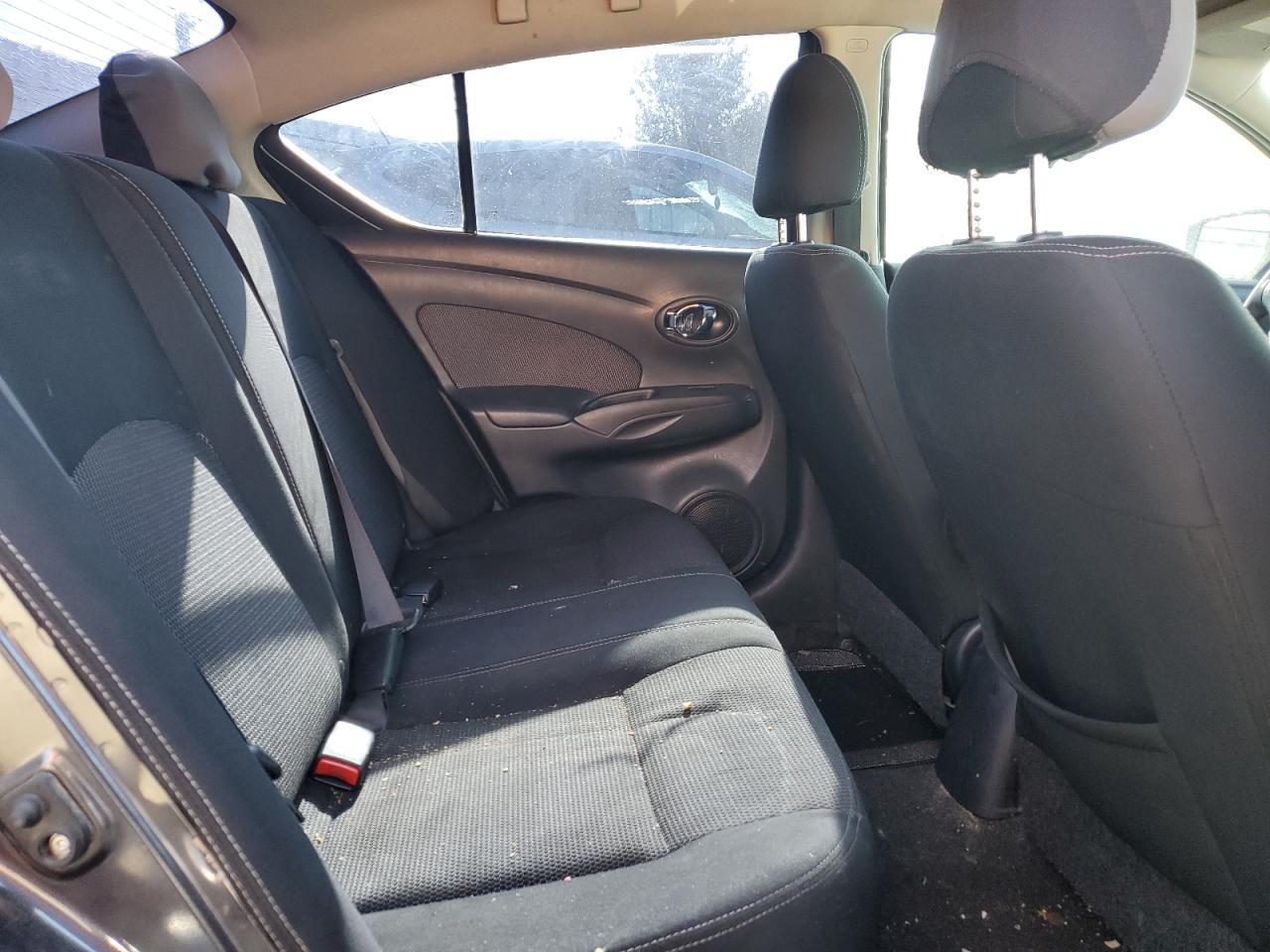 2015 NISSAN VERSA