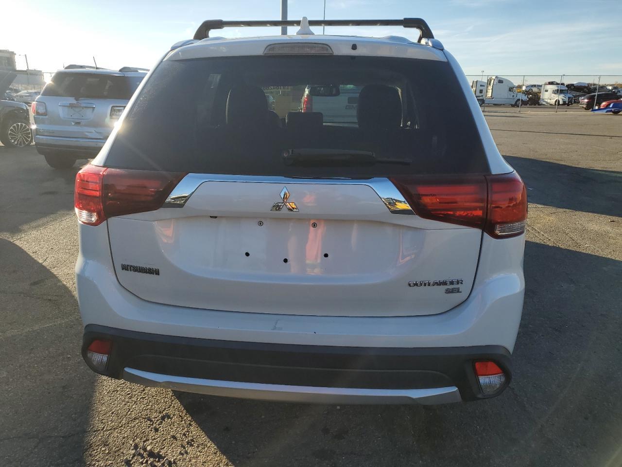 2017 MITSUBISHI outlander