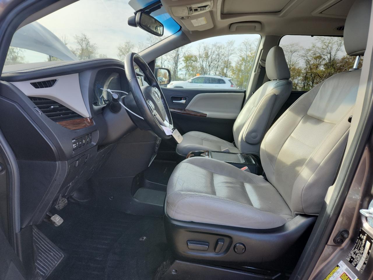 2017 TOYOTA SIENNA