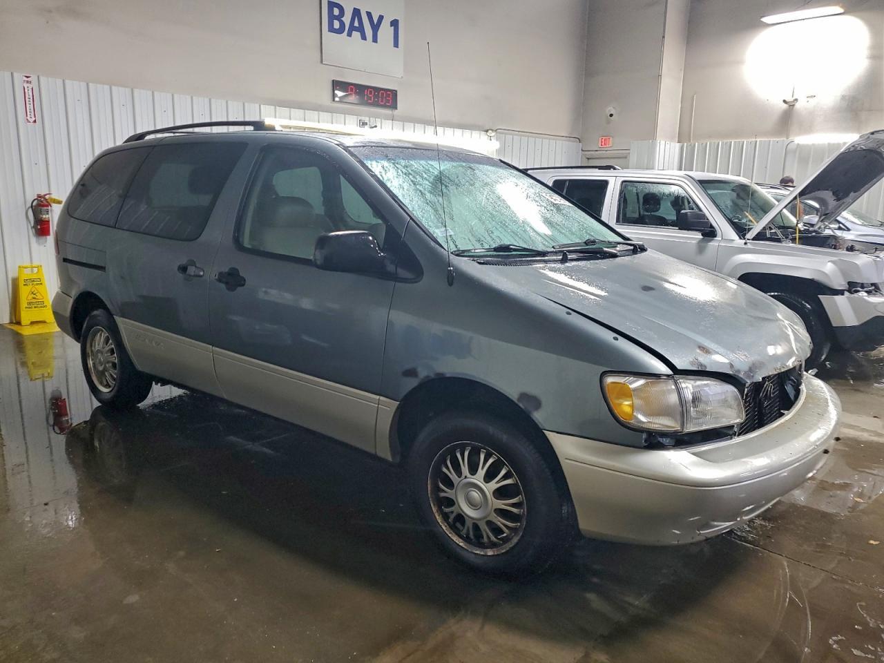 2000 TOYOTA SIENNA